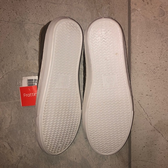 NWT Gold metallic sneakers - Picture 4 of 4